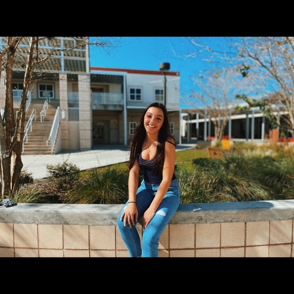 Meet your Posher, Isabella - Picture 2 of 3